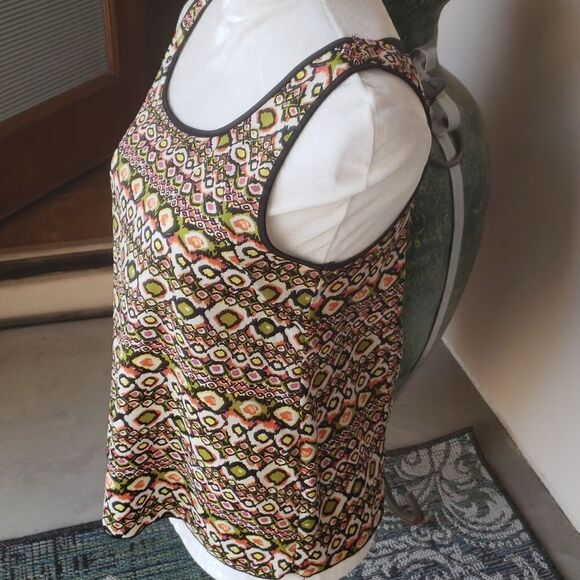 Small tank top with strappy back - Picture 3 of 5